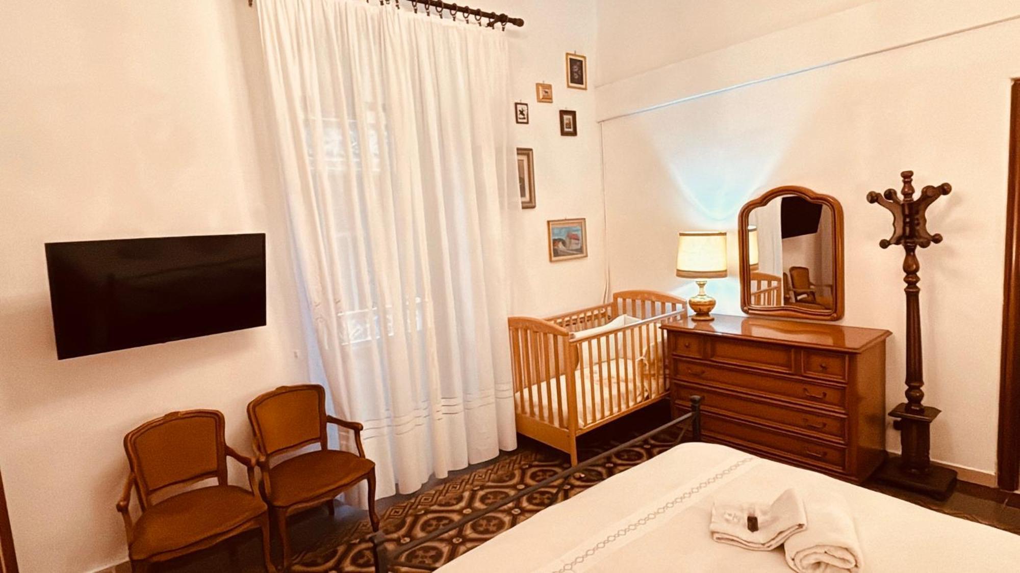 Appartamento Retro-Chic In La Spezia Luaran gambar