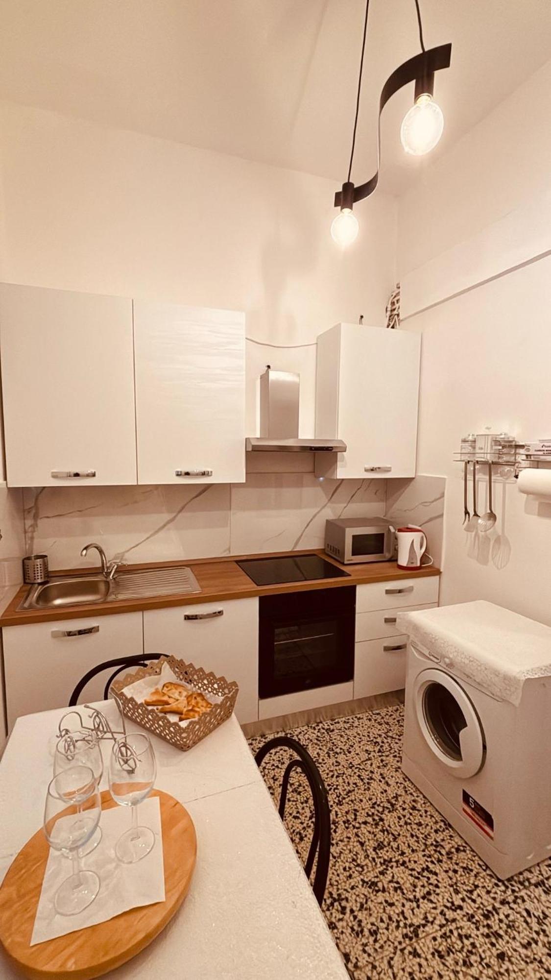 Appartamento Retro-Chic In La Spezia Luaran gambar