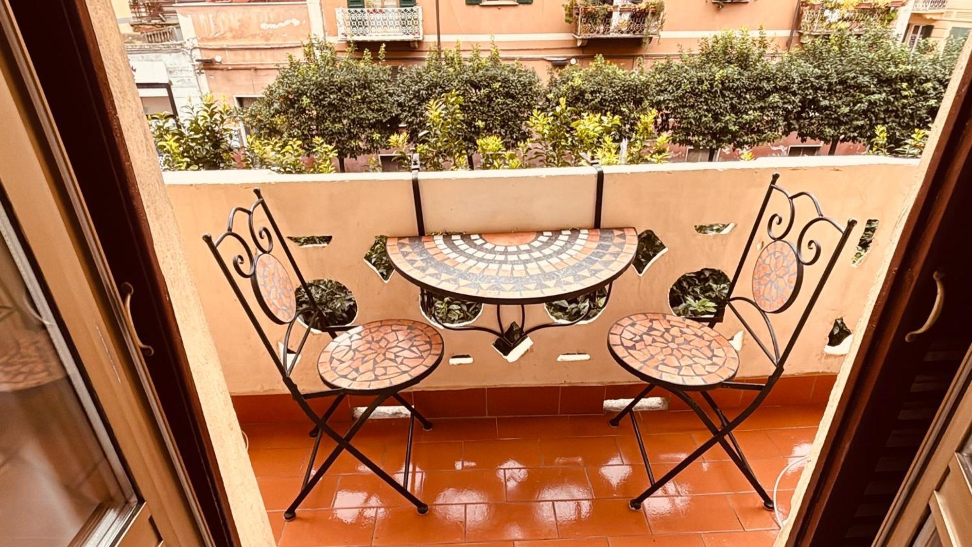 Appartamento Retro-Chic In La Spezia Luaran gambar