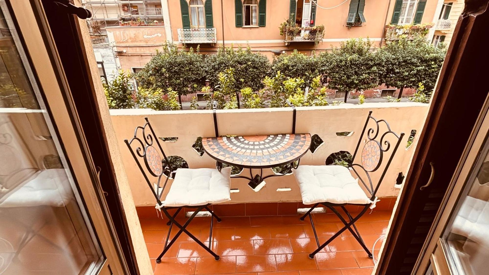 Appartamento Retro-Chic In La Spezia Luaran gambar