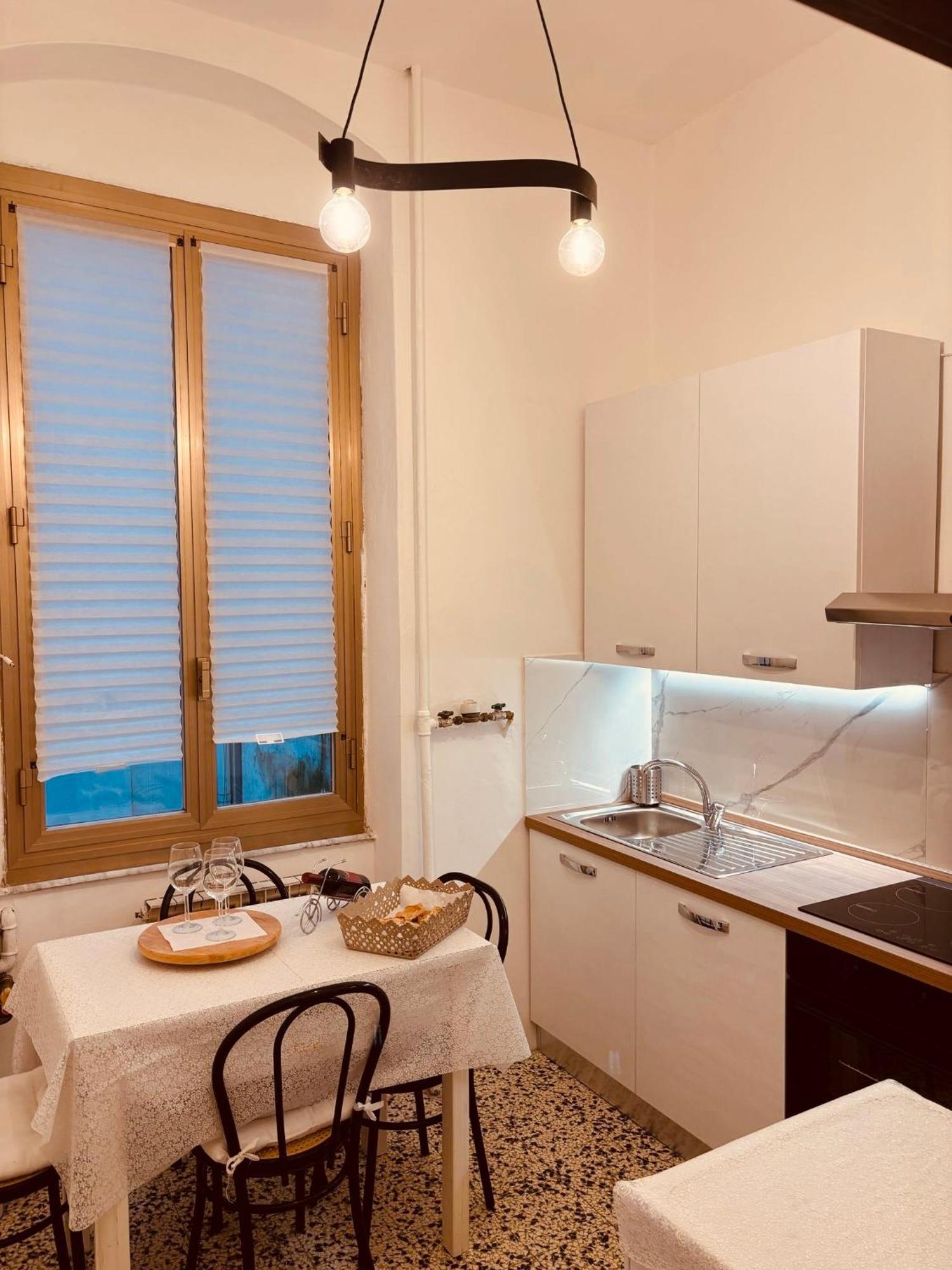 Appartamento Retro-Chic In La Spezia Luaran gambar